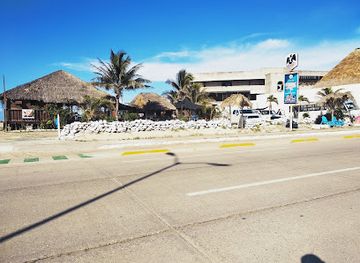 mexico/tamaulipas-coast/restaurant/la-ysla-de-lohgan