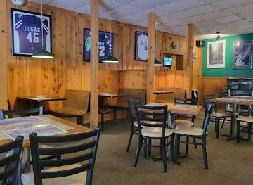 ohio/hocking-hills/restaurant/pizza-crossing-logan-hocking-hills