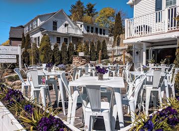 maine/ogunquit/restaurant/coastal-alchemist-corks-cocktails