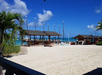 turks-and-caicos-islands/sibonne-beach/restaurant/schooners-restaurant