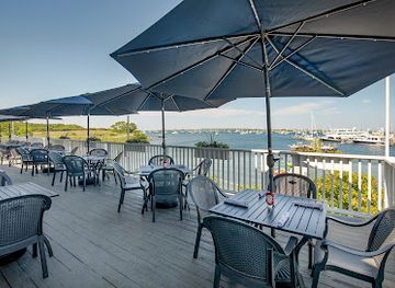 rhode-island/block-island/restaurant/the-landing-at-champlin-s-marina-resort