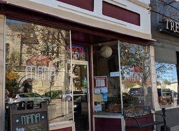 kansas/lawrence/restaurant/mana-bar-exotic-beverage-lounge