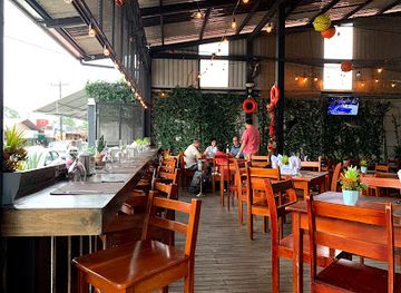 costa-rica/la-fortuna/restaurant/snappers-house