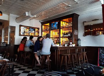 kansas/kansas-city/westport/restaurant/westport-cafe