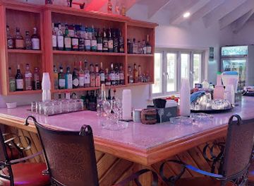 the-bahamas/nassau/restaurant/the-pond-restaurant-cigar-lounge