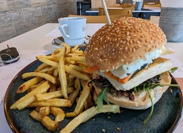 portugal/vila-real/restaurant/montes-de-hamburgueres