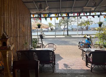 cambodia/kampot-province/restaurant/vanna-restaurant-bar