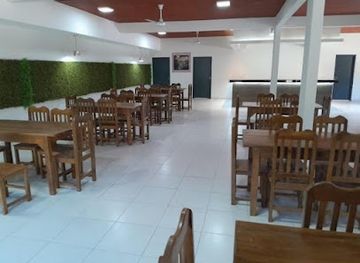 paraguay/ypacarai-lake/restaurant/la-peseta