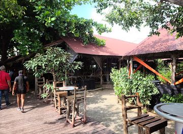 jamaica/kingston/restaurant/kingston-jerk