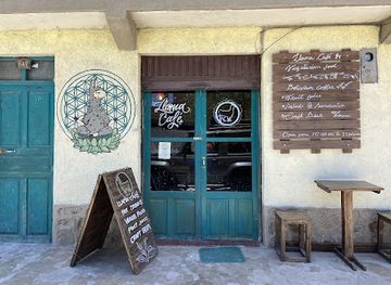 bolivia/salar-de-uyuni/restaurant/llama-cafe