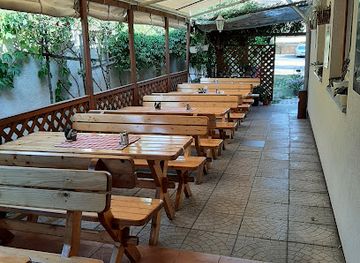 hungary/transdanubia/restaurant/familia-vendeglo