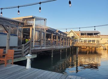 maryland/chesapeake-bay-maritime-museum/restaurant/nick-s-fish-house