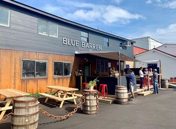 maine/camden/restaurant/barren-s-distillery-restaurant