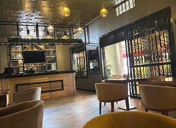 uganda/bunyoro/restaurant/ruts-cafe-lounge