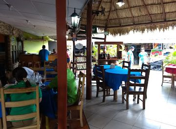 nicaragua/masaya/restaurant/el-mercado-viejo-craft-market