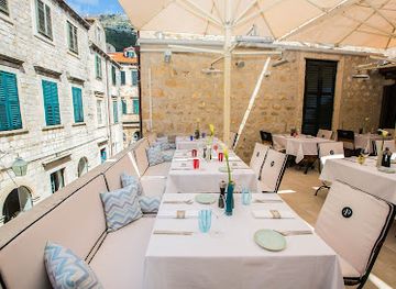 croatia/dubrovnik/restaurant/fish-restaurant-proto
