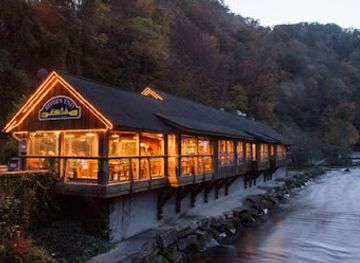 north-carolina/great-smoky-mountains/restaurant/river-s-end-restaurant