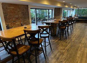 indiana/evansville/restaurant/the-collective-a-public-house