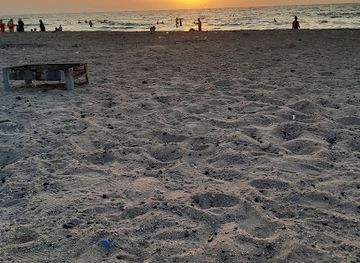 qatar/dukhan-beach/restaurant/food-world-hypermarket-dukhan