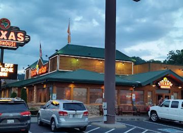 tennessee/pigeon-forge/restaurant/texas-roadhouse