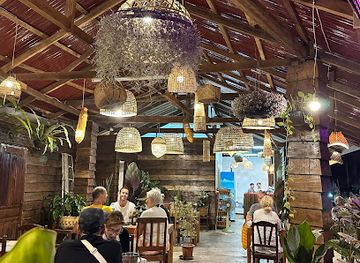 laos/vang-vieng/restaurant/golden-bamboo-restaurant