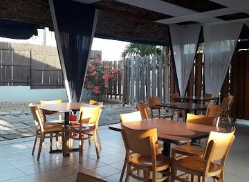 jamaica/surrey-county/restaurant/footprints-cafe-restaurant-lounge-catering-events-hosting