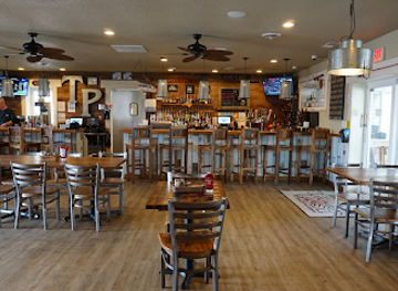 north-carolina/crystal-coast/restaurant/the-trading-post-southern-food-spirits