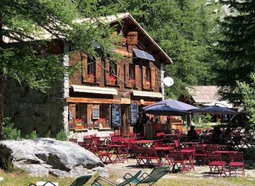 france/ecrins-national-park/restaurant/refuge-du-pre-de-madame-carle
