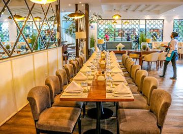 kenya/central-highlands/restaurant/karel-t-lounge