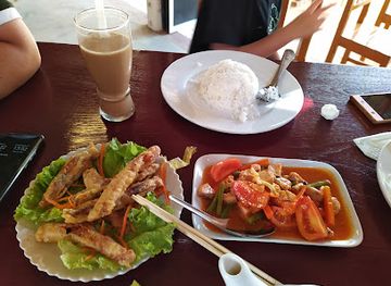 myanmar-burma/golden-triangle/restaurant/golden-land-restaurant