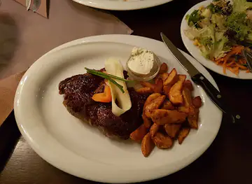 Cooky's Bar-Restaurant