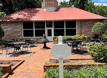 mississippi/natchez-trace-parkway/restaurant/castle-restaurant-pub