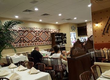 california/hollywood/restaurant/carousel-restaurant-hollywood