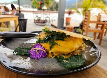 guatemala/caribbean-coast/restaurant/27-adentro