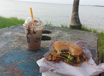 trinidad-and-tobago/point-fortin/restaurant/dd-s-supreme-buns