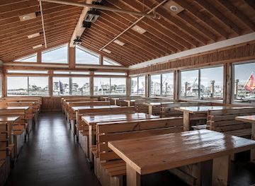 rhode-island/narragansett/restaurant/champlin-s-seafood