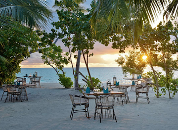 maldives/dhaalu-atoll/restaurant/azure