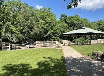 illinois/starved-rock-state-park/restaurant/bear-island-outdoor-bar-grill