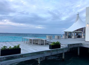 maldives/dhaalu-atoll/restaurant/subsix