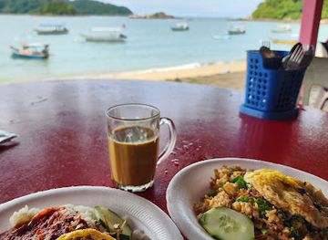 malaysia/pulau-pangkor/restaurant/warung-bawah-pokok-rabiah
