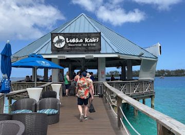 the-bahamas/rum-cay/restaurant/lukka-kairi-waterfront-bar-grill