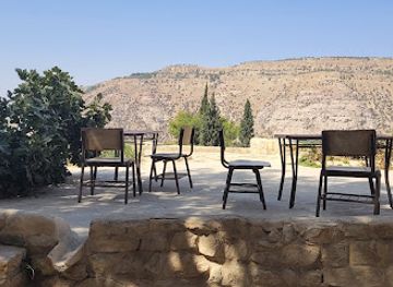 jordan/dana-village/restaurant/fienanas-way-restaurant