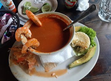 guatemala/flores/restaurant/restaurante-el-delfin