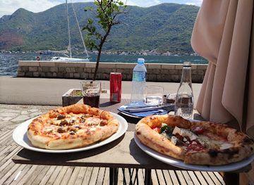 montenegro/perast/restaurant/bocalibre