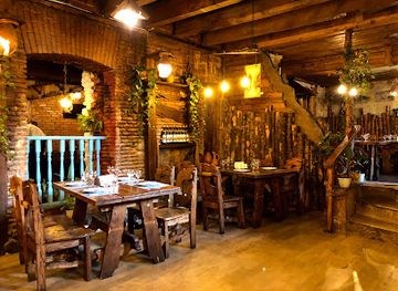 georgia/tbilisi/vera/restaurant/bread-wine