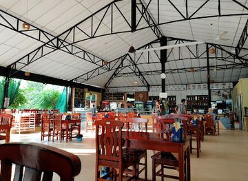 myanmar-burma/ayeyarwady-region/restaurant/taung-htake-pan-pwint-pantanaw