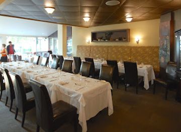 canada/saguenay-lac-saint-jean/restaurant/le-doyen-produits-regionaux-steak-fruit-de-mer-dejeuner