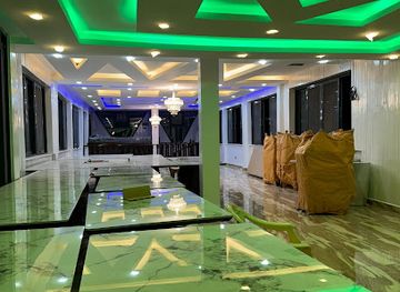 sierra-leone/river-number-two-beach/restaurant/west-end-palace