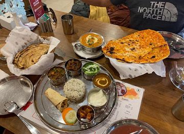 nepal/kathmandu/pashupatinath/restaurant/kailasa-food-sweets