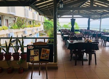 palau/airai/restaurant/red-rooster-cafe